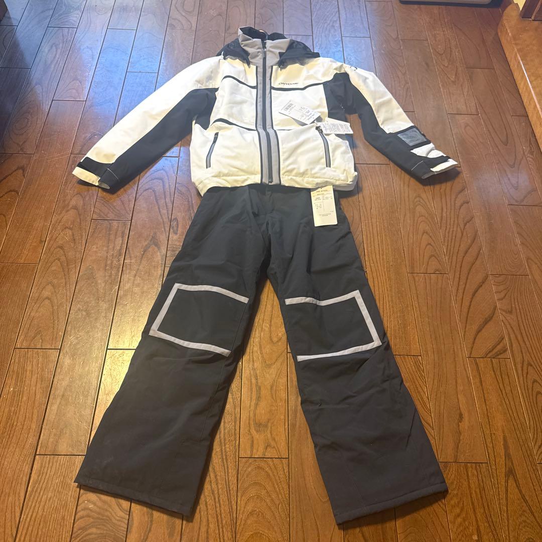 オンヨネスキーウェアメンズM ホワイト & ブラック