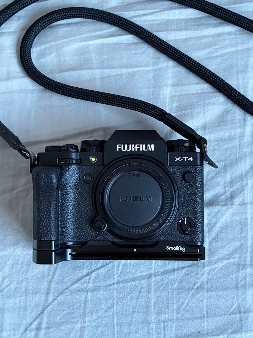 1435ショット‼️極美品 FUJIFILM X-T4 ボディ おまけ付き！！