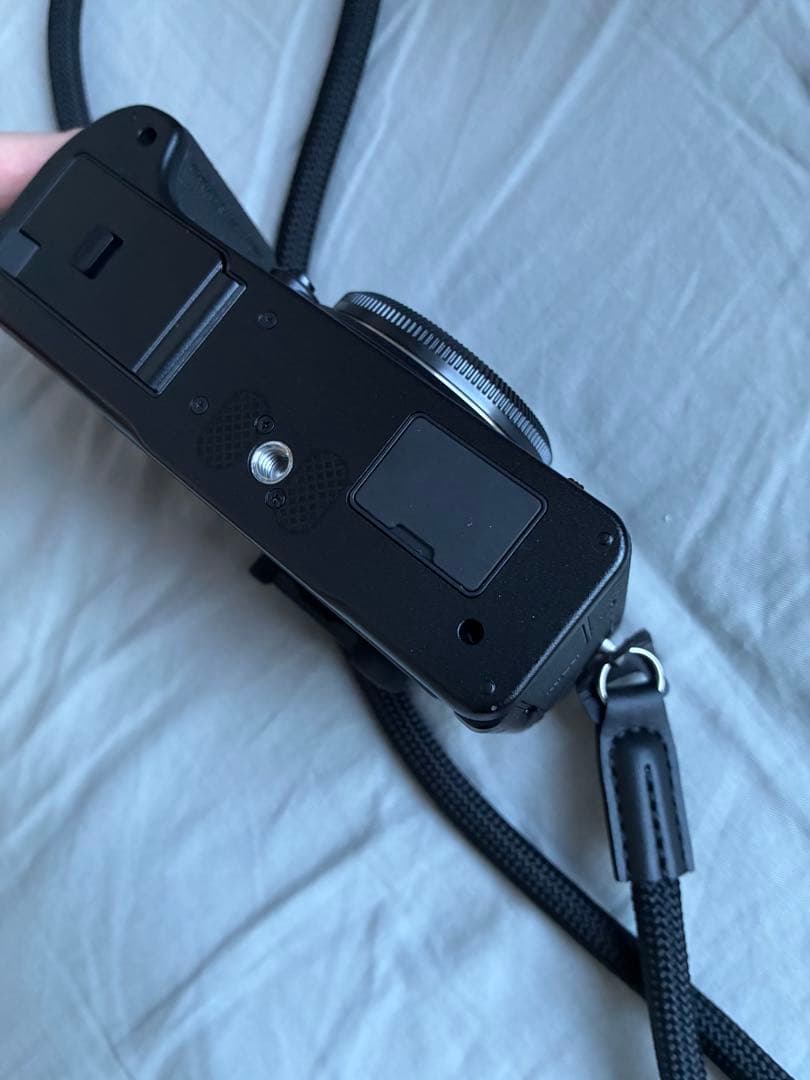 1435ショット‼️極美品 FUJIFILM X-T4 ボディ おまけ付き！！