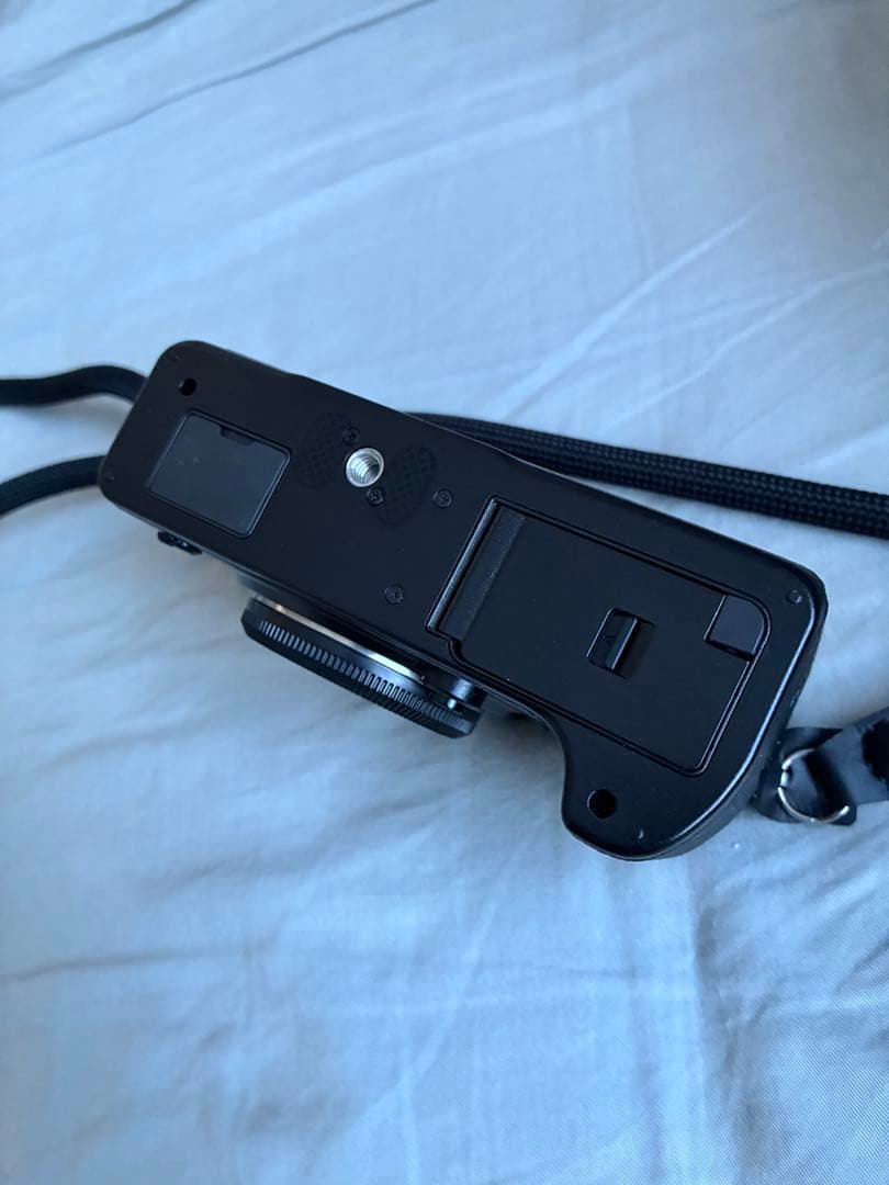 1435ショット‼️極美品 FUJIFILM X-T4 ボディ おまけ付き！！