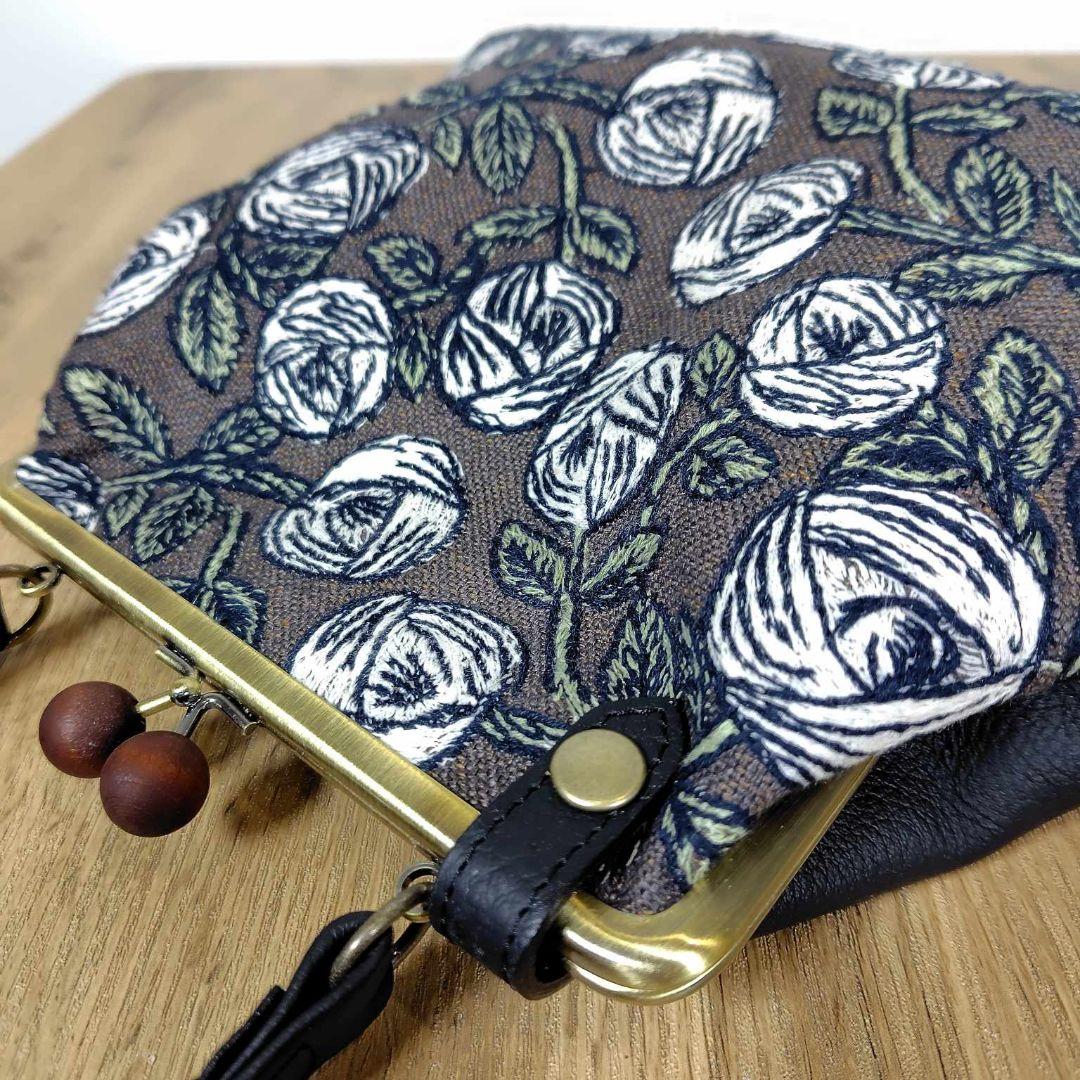 【専用】ミナペルホネン/rosyロージィーブラウン/木玉がま口ショルダー革