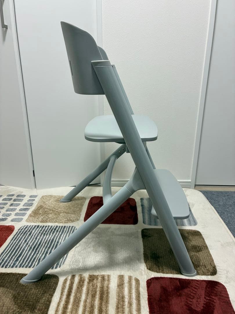 ９枚目に傷ありのため値下げ【美品】NOVUS ベビーハイチェア