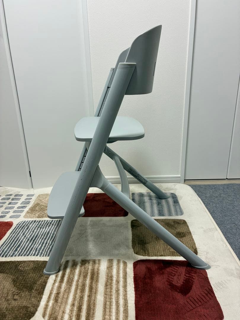 ９枚目に傷ありのため値下げ【美品】NOVUS ベビーハイチェア