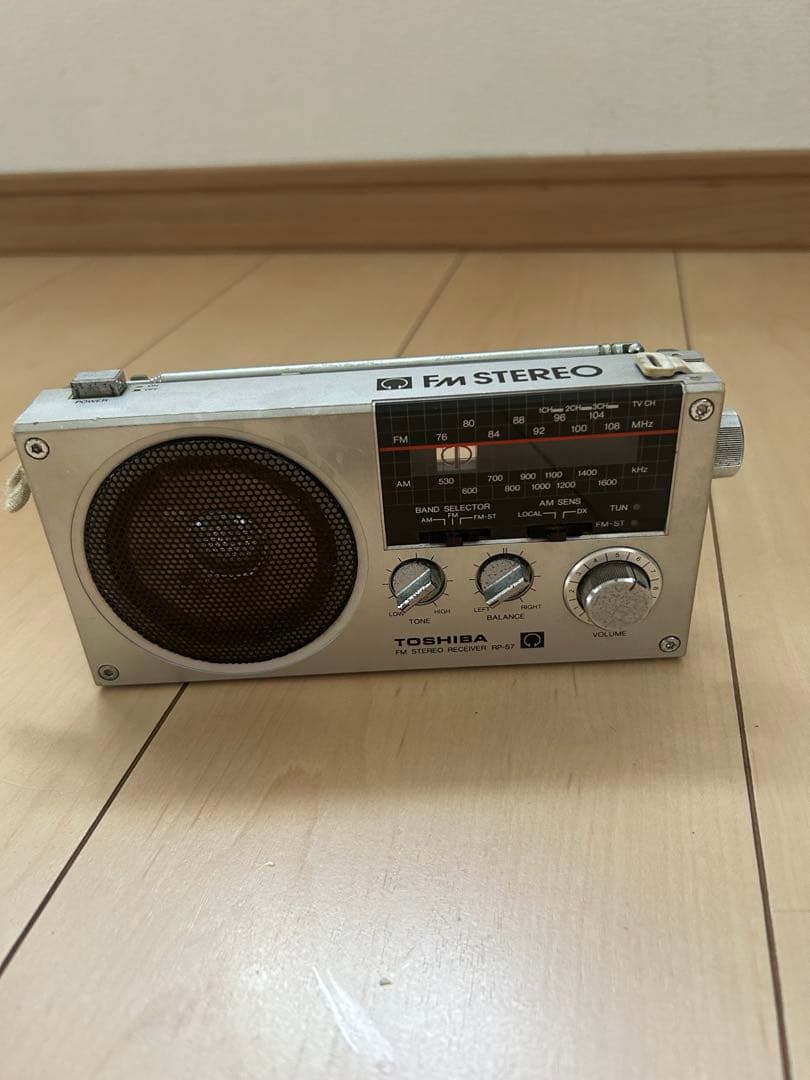 昭和レトロ TOSHIBA FM/AMラジオ RP-S7 動作品
