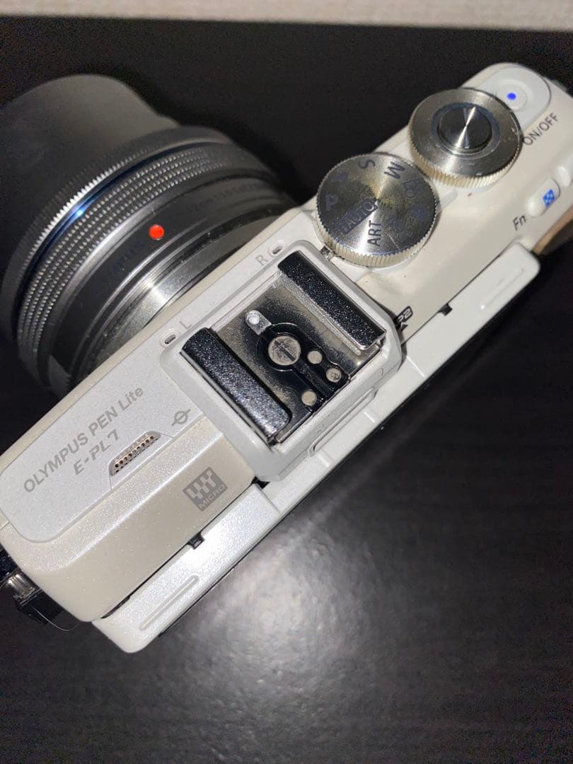 OLYMPUS PEN ホワイト ミラーレス一眼 14-42mmレンズ