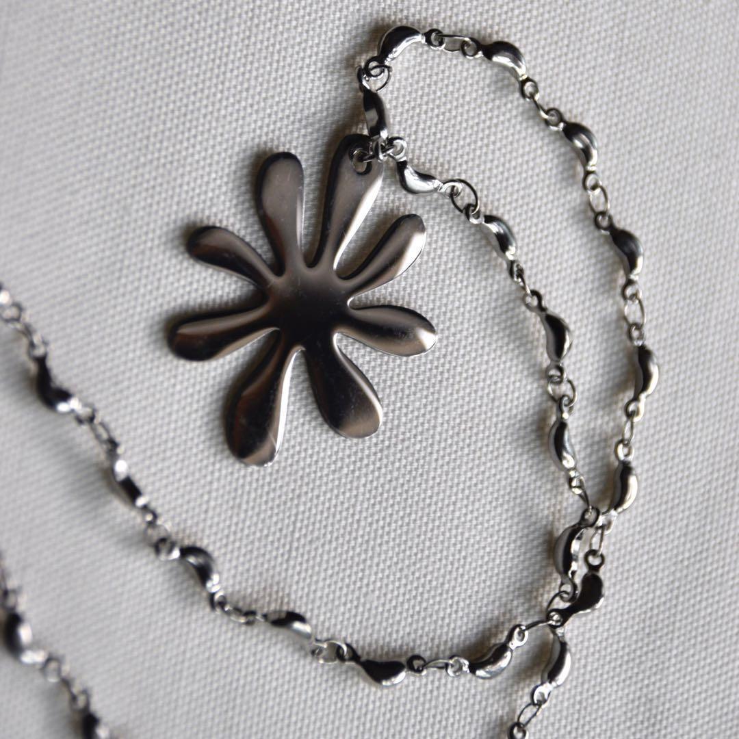 新品 Distorted flowers ネックレス あいみょん着用　フラワー