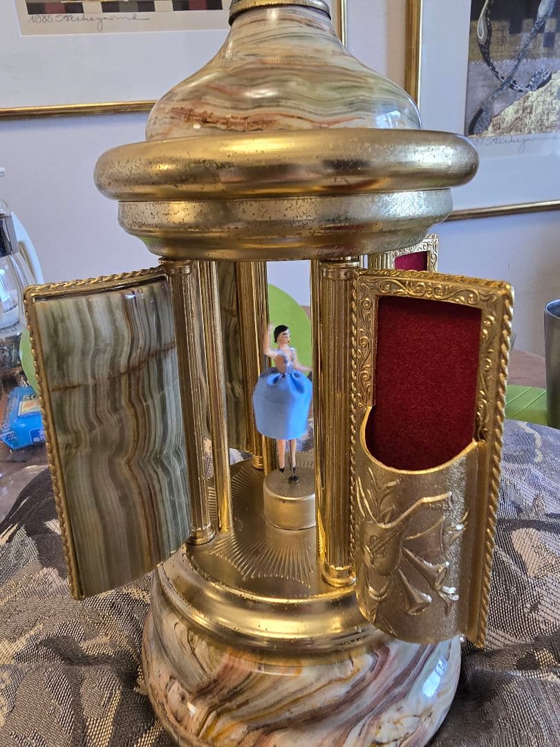 金箔・大理石　REUGE製オルゴール　バレエダンスフィギュア付き大理石装飾品