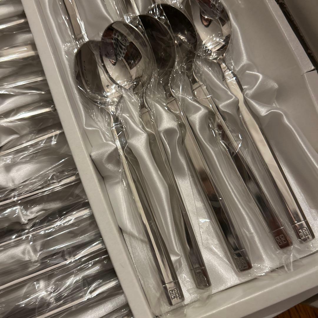 GIVENCHY ジバンシィ ディナーカトラリーセット25ピース シルバーカラー