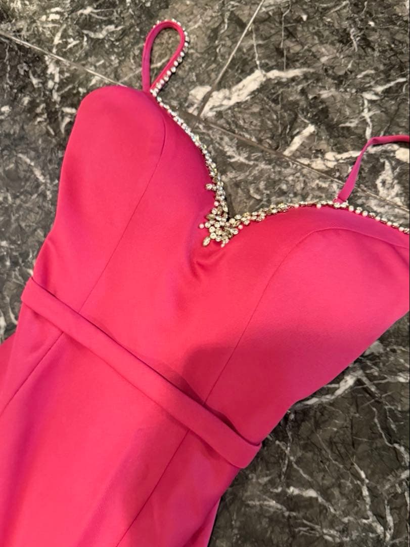 キャバクラ　ロングドレス　IRUMA 濃いピンク　ビビッドピンク　バースデー