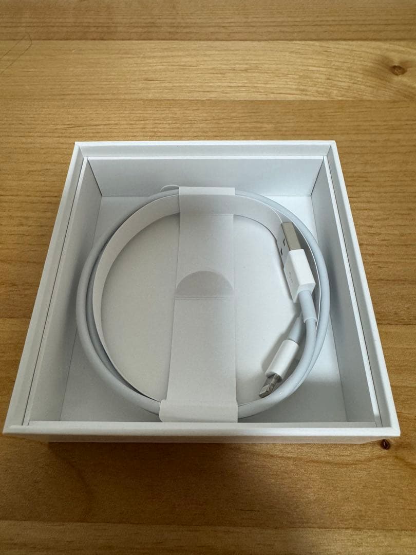 AirPod第2世代本体 ケース、ケーブル付き　A2031