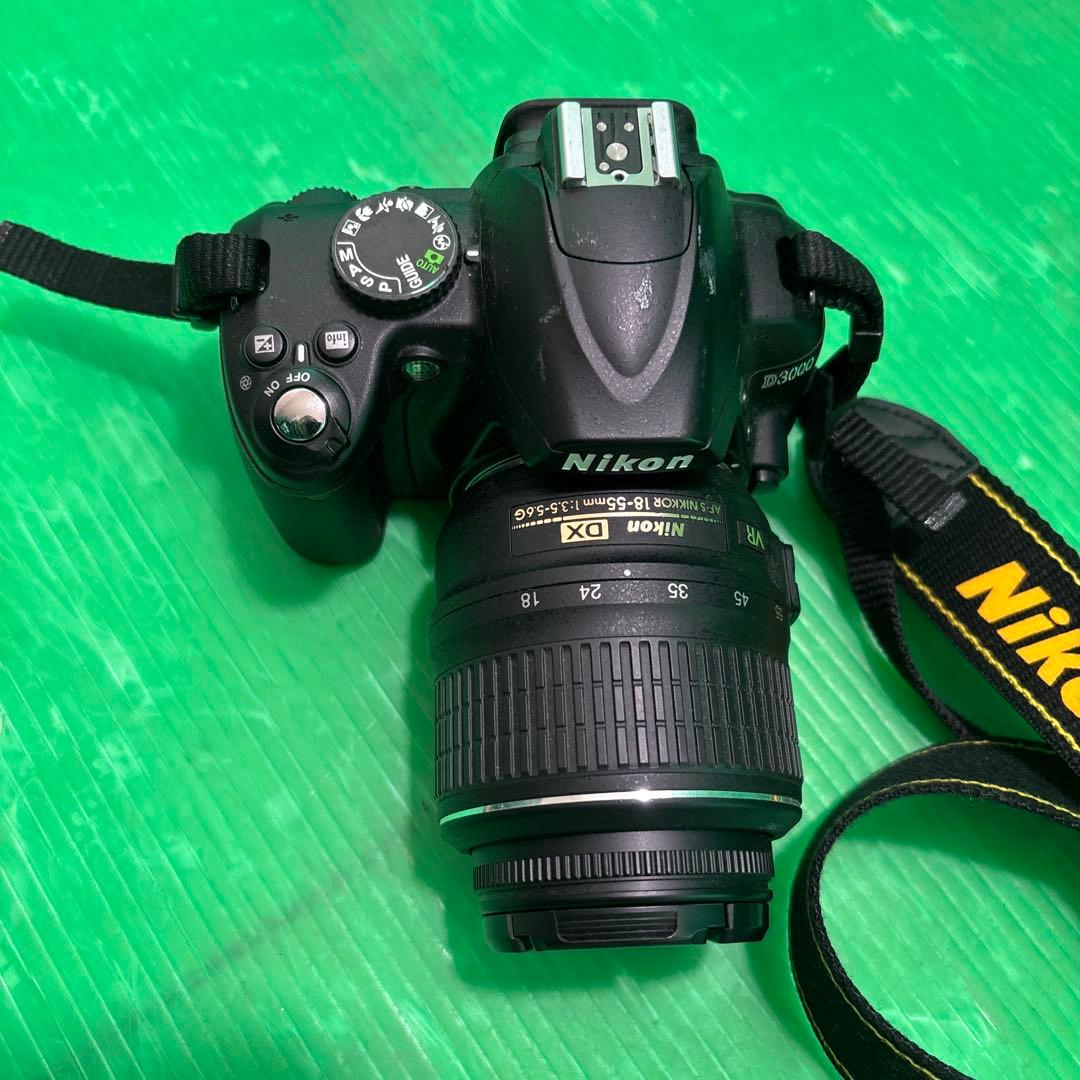 Nikon D3000 デジタル一眼レフカメラ