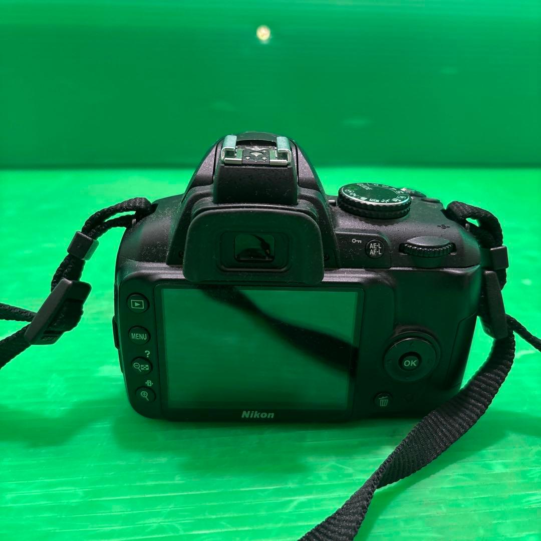 Nikon D3000 デジタル一眼レフカメラ