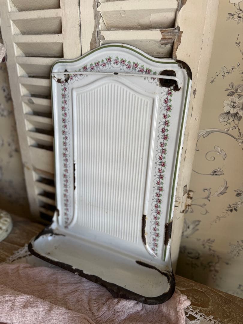 フランスアンティーホーローBB社ローズガーランドホワイトレア！レードルラック