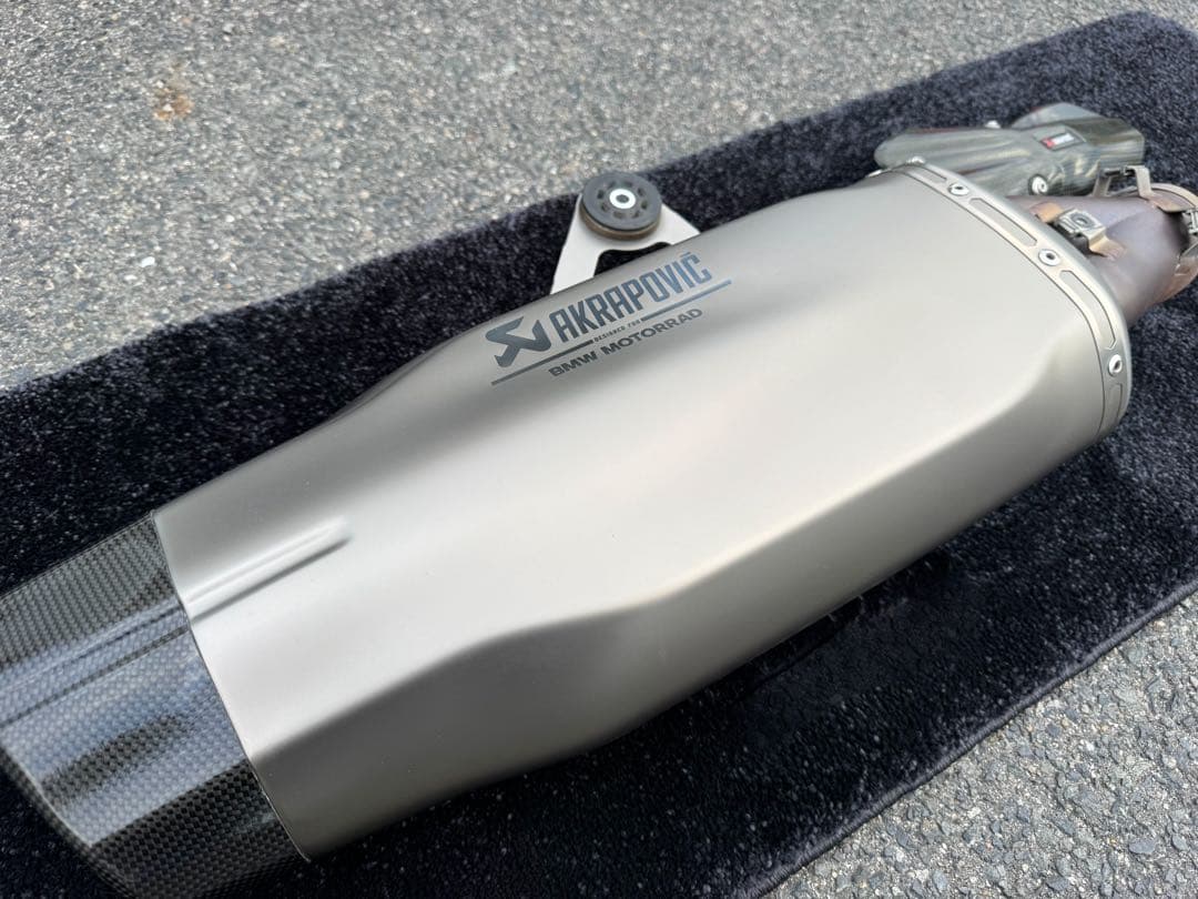  R1250GS純正オプション Akrapovic スリップオン チタン製