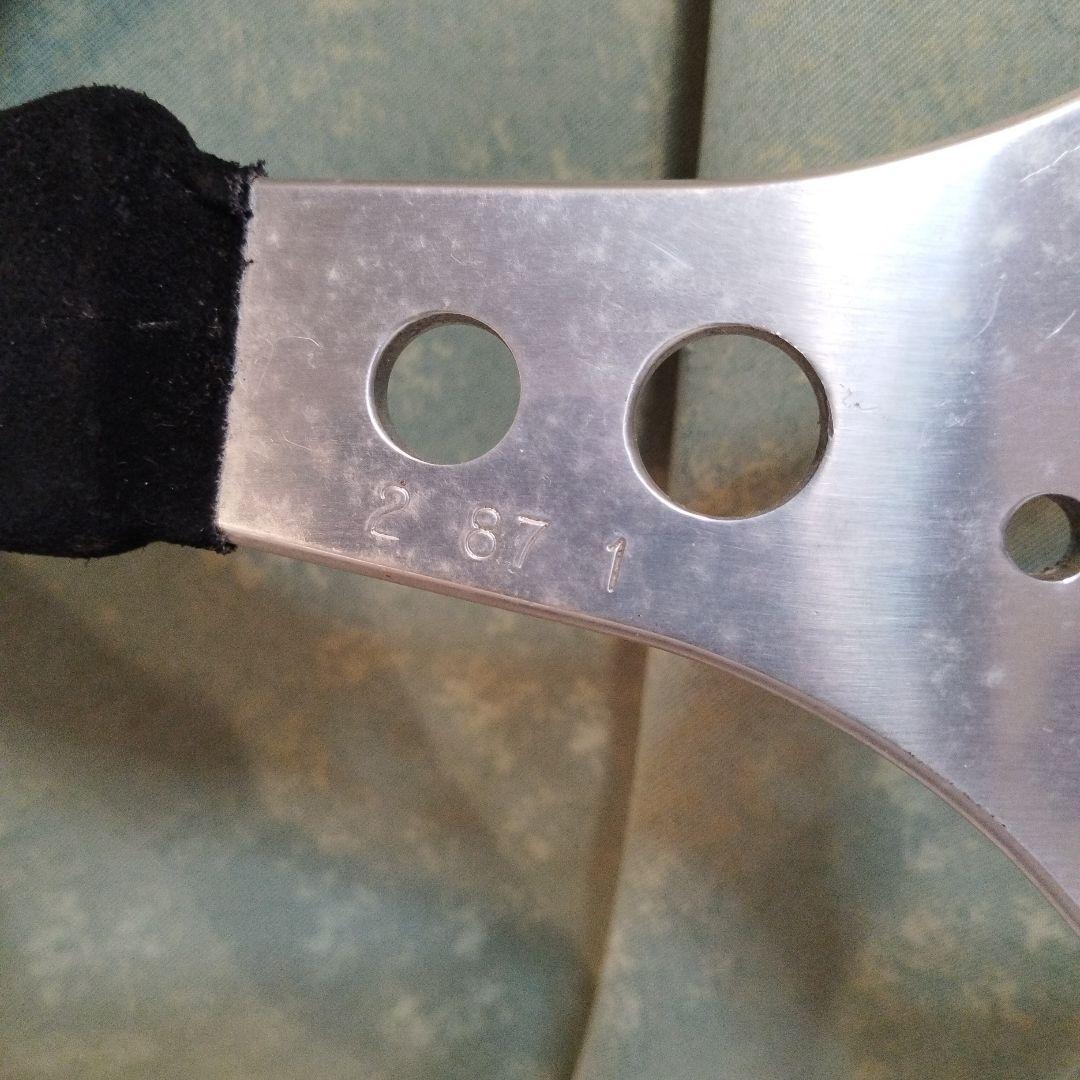 旧車　1部布、木製ハンドル　 直径35cm