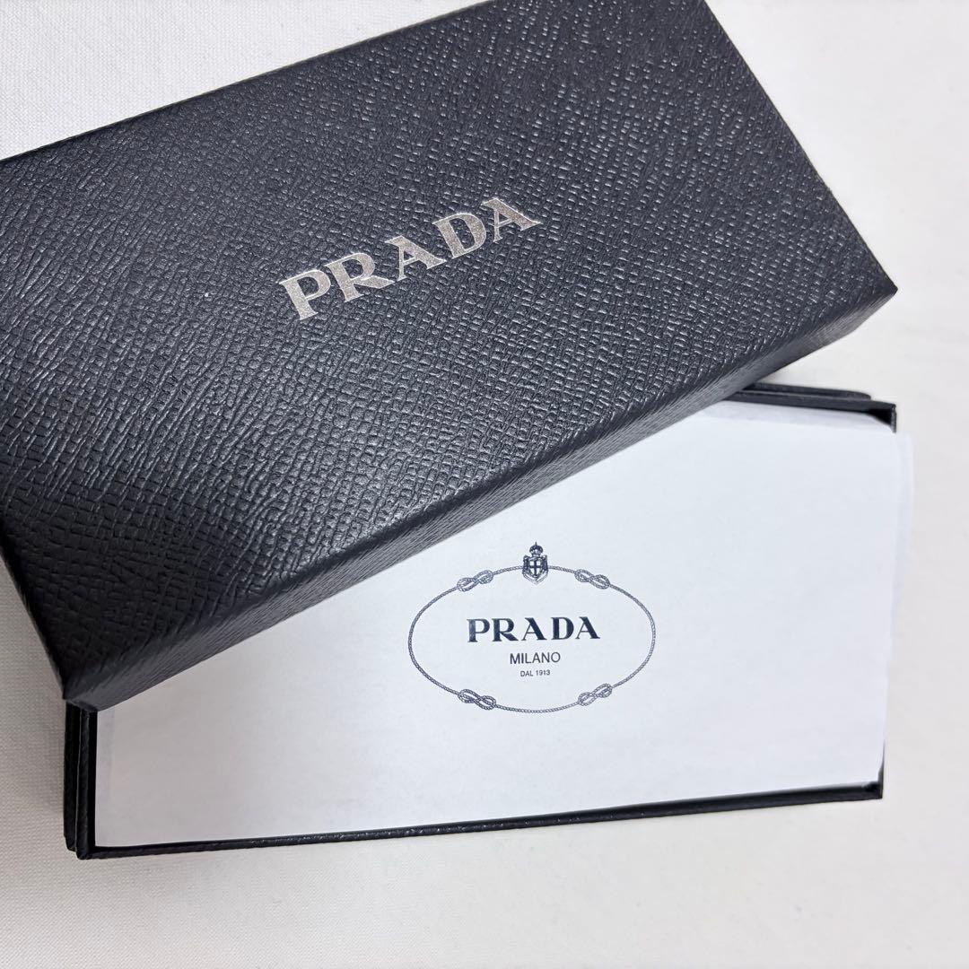 PRADA iPhone15ケース サフィアーノ
