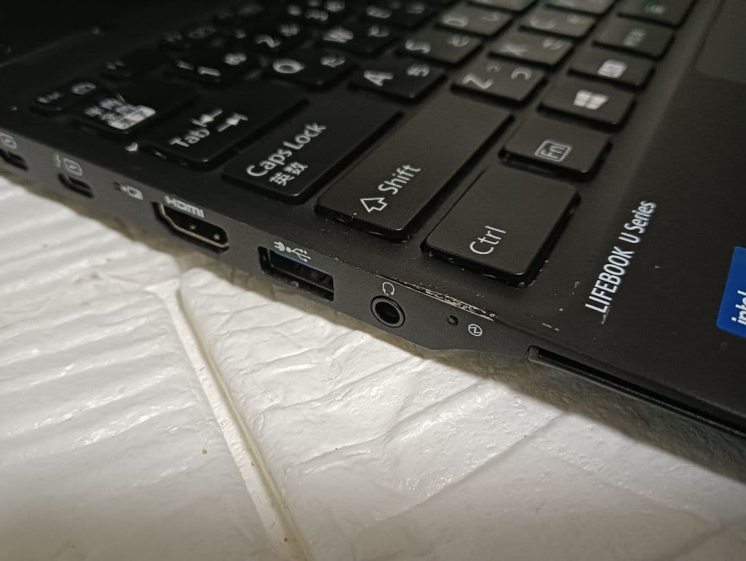 11世代　LTE 対応　薄型　Laptop　パソコン