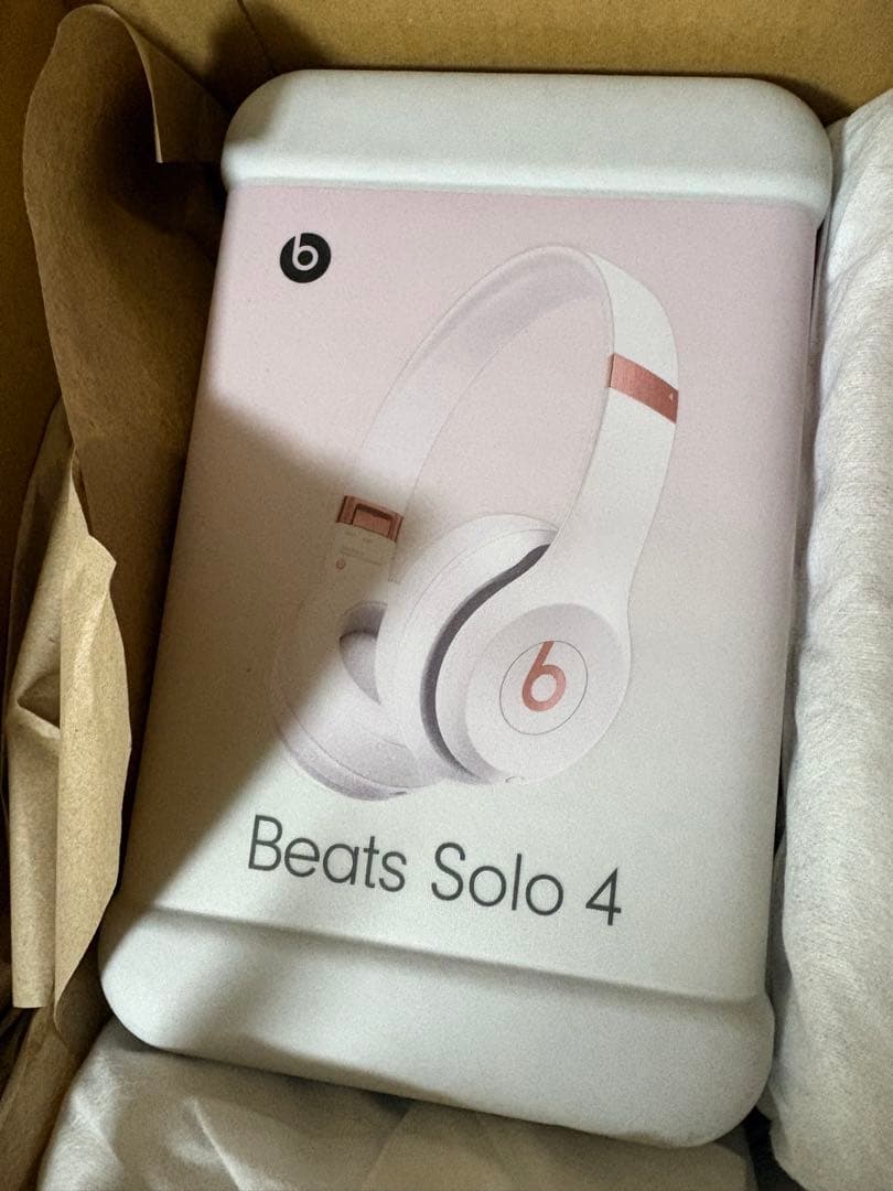 新品未開封　Beats Solo 4 ヘッドフォン　クラウドピンク
