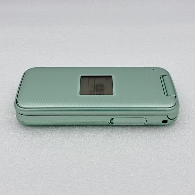 【良品】docomo らくらくホン 8GB ミントグリーン フィーチャーフォン