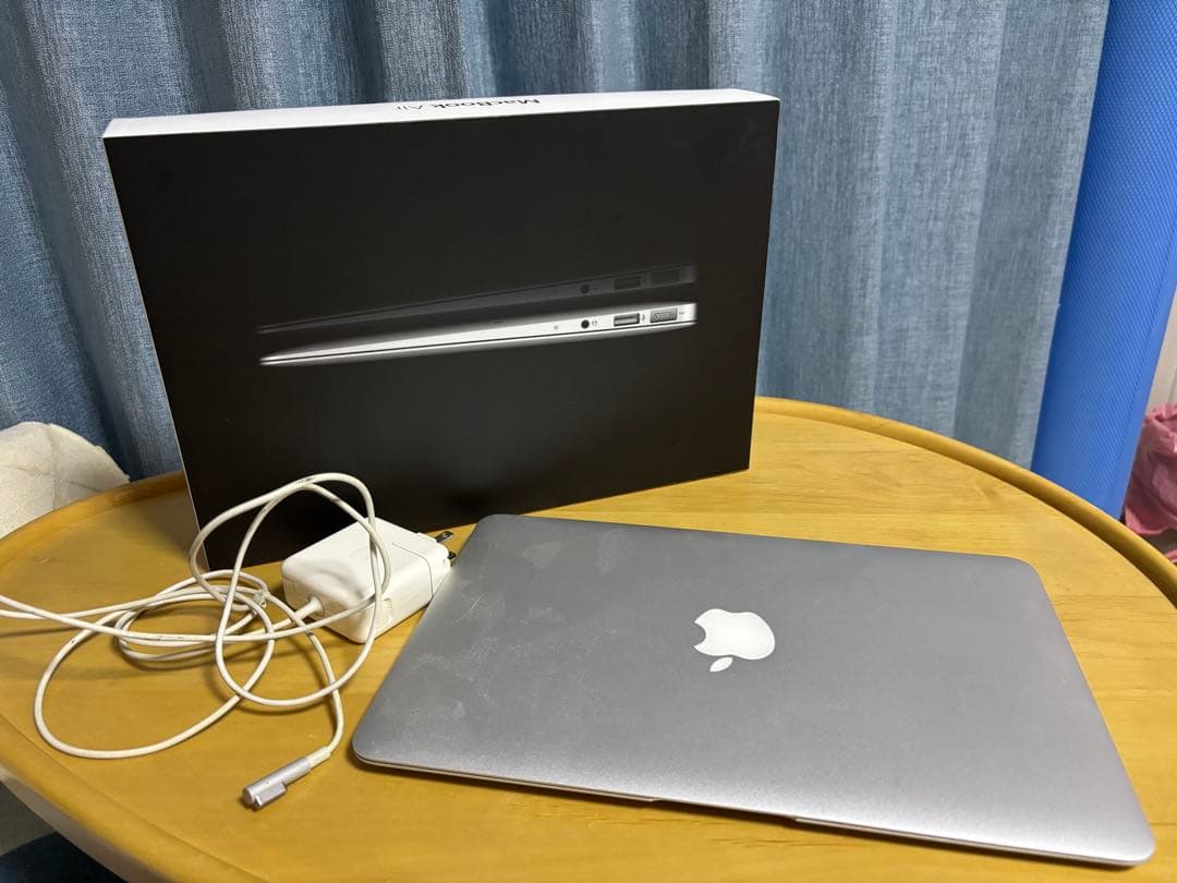 ジャンク MacBook Air 11inch アルミニウム 箱あり