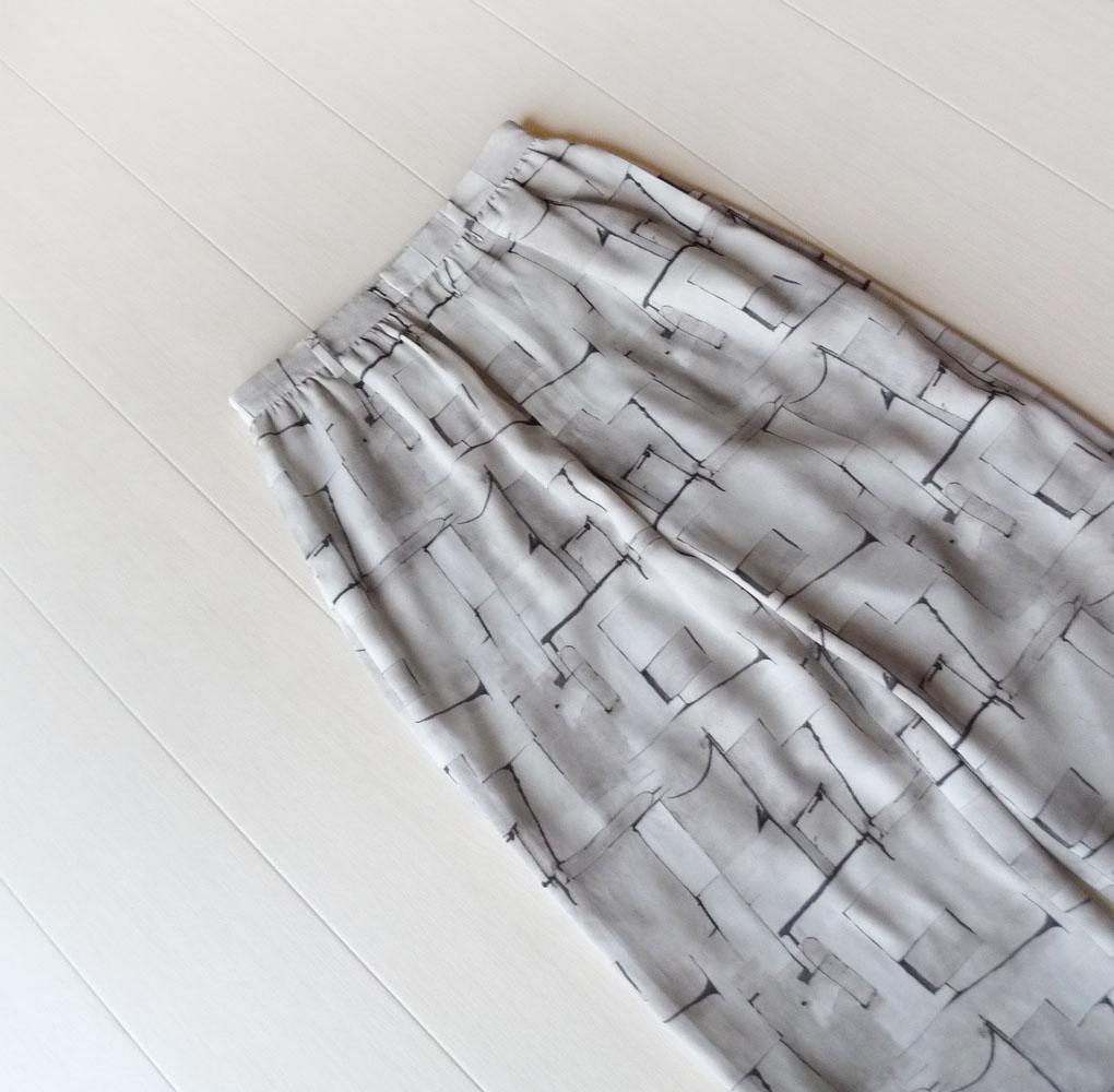 美品 スティーブンアラン 2,2万円 総柄パンツ グレー系 テーパードパンツ E