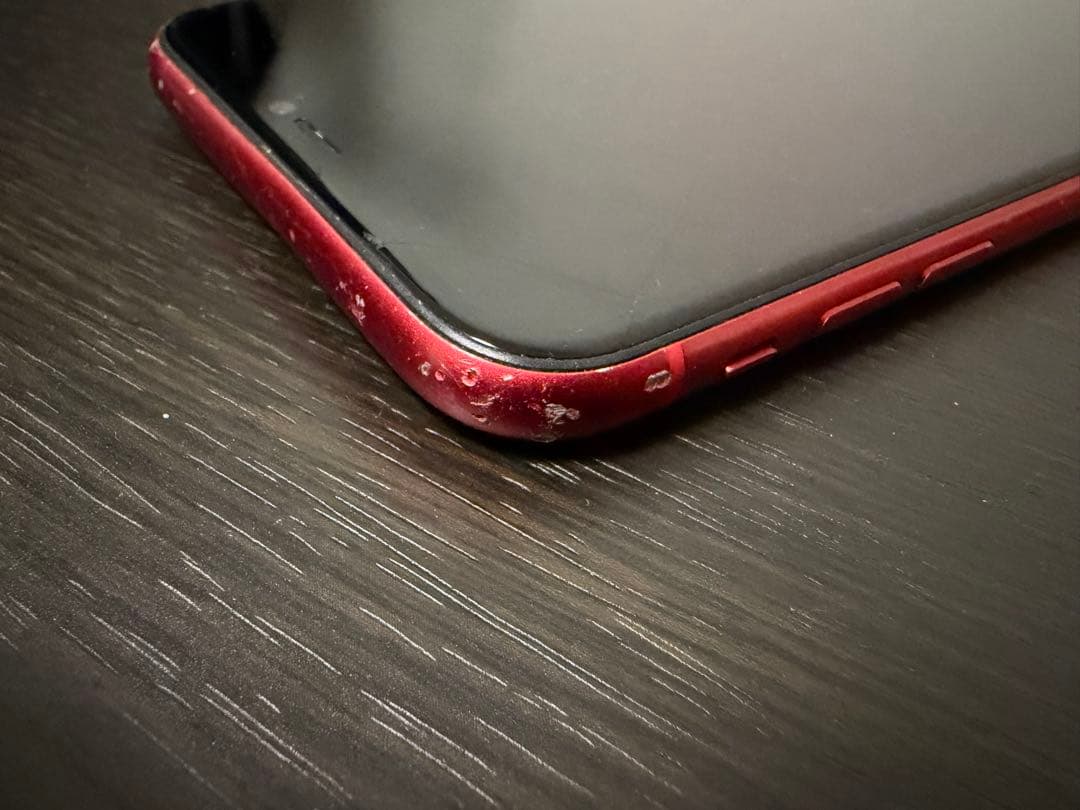 Apple iPhone11 RED128GB ひび割れ・傷あり