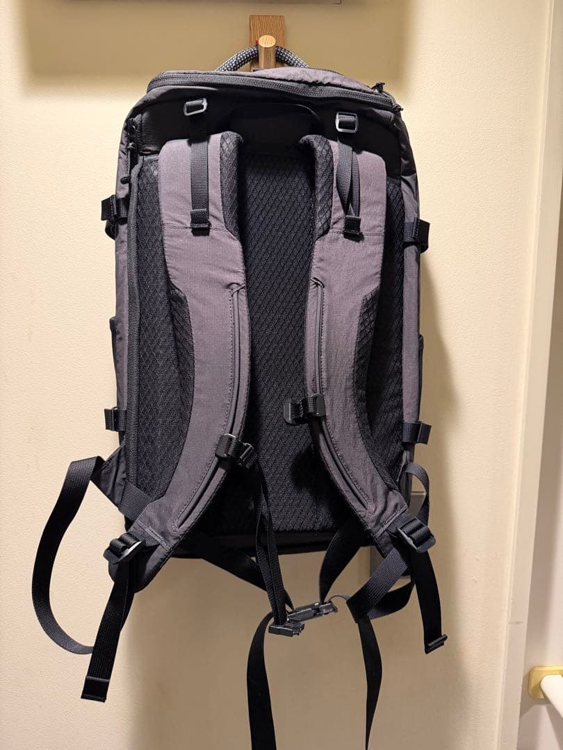 【値引き相談可】on Speed Pack 30L Magnet | black