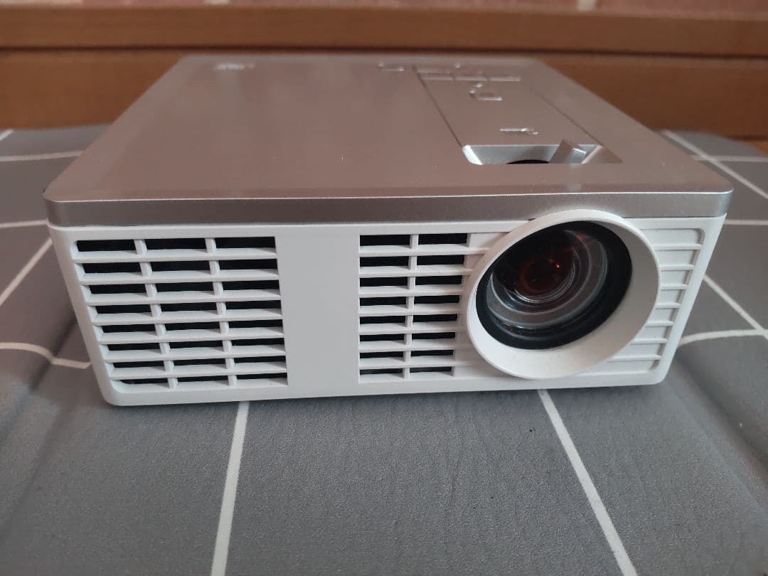 3M モバイルプロジェクター MP410