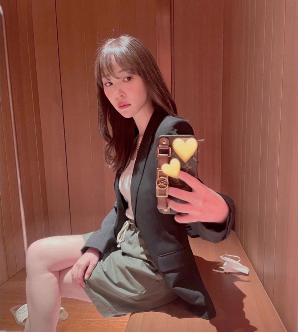 LV ルイヴィトン12Pro携帯カバー　本物➕おまけ付き