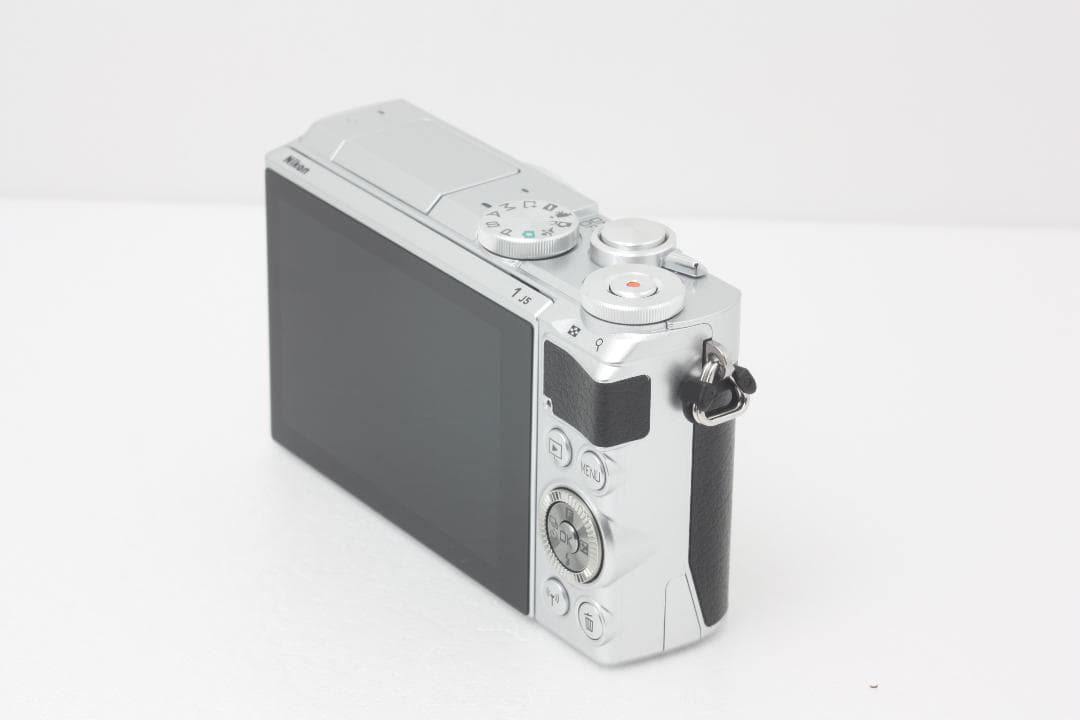 【美品】ニコン Nikon 1 J5 ボディ シルバー 完動品 #350b