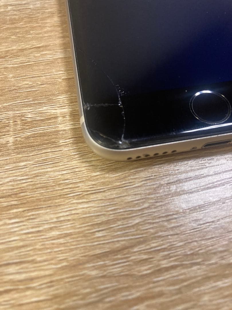 iPhone SE3 128g 画面割れ有り　スマホ