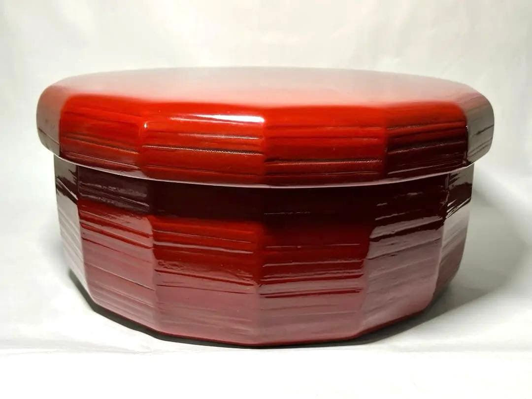 No 11 【たたき彫古代朱くり抜き茶櫃】定価：120,000円