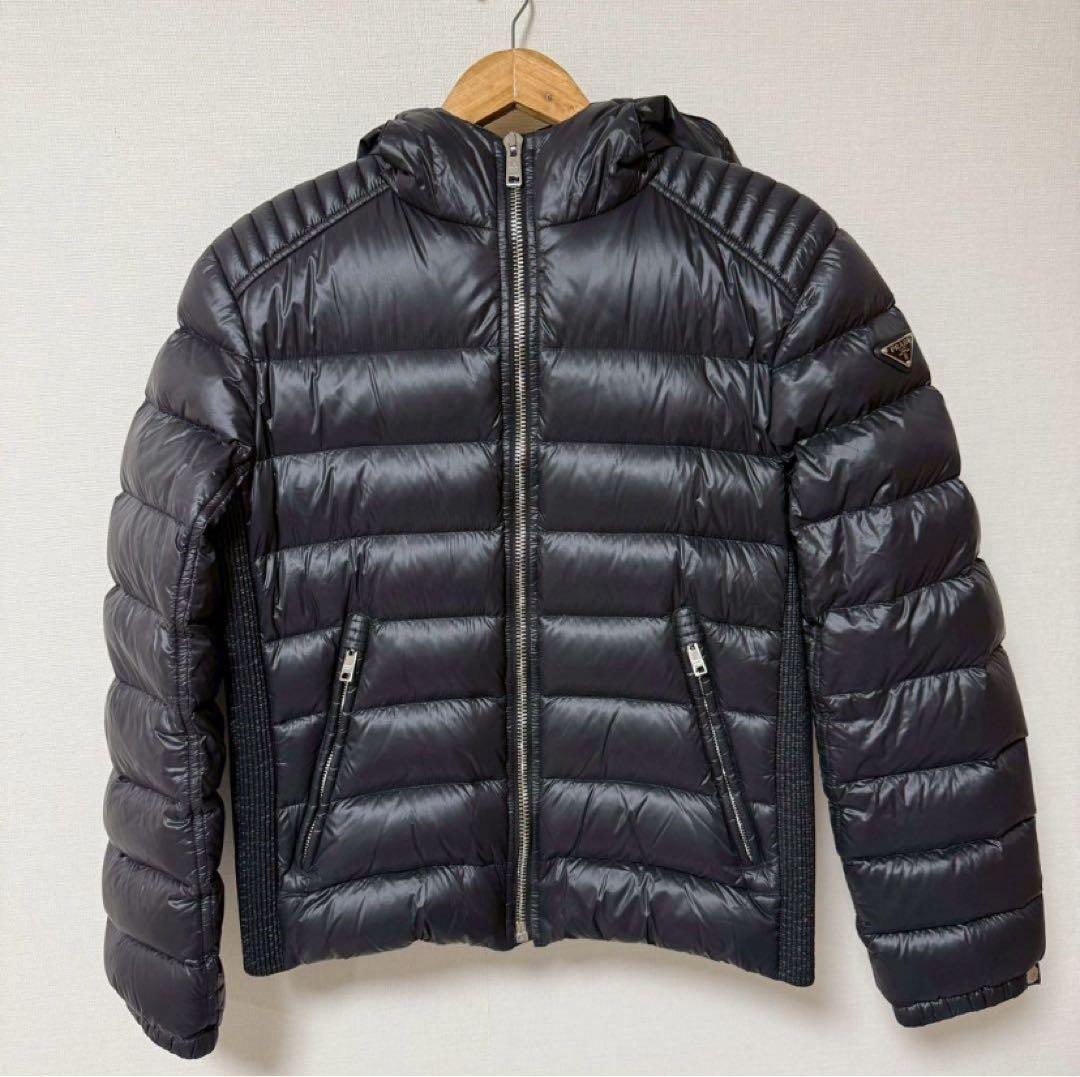 S*u様 prada プラダ ダウンジャケット ブラック プレート ロゴ