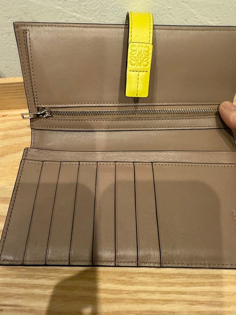 LOEWE 長財布 ベージュ イエロー