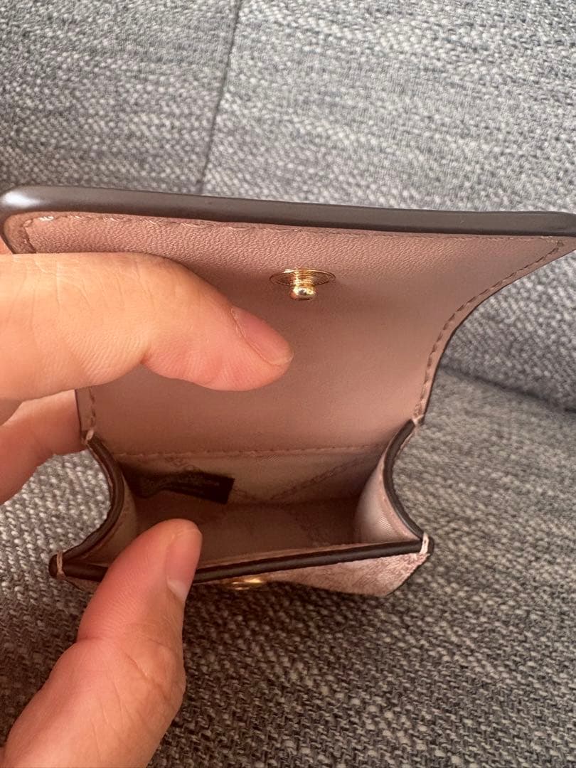 MICHAEL KORS ピンク Airpods ケース キーチェーン 付き