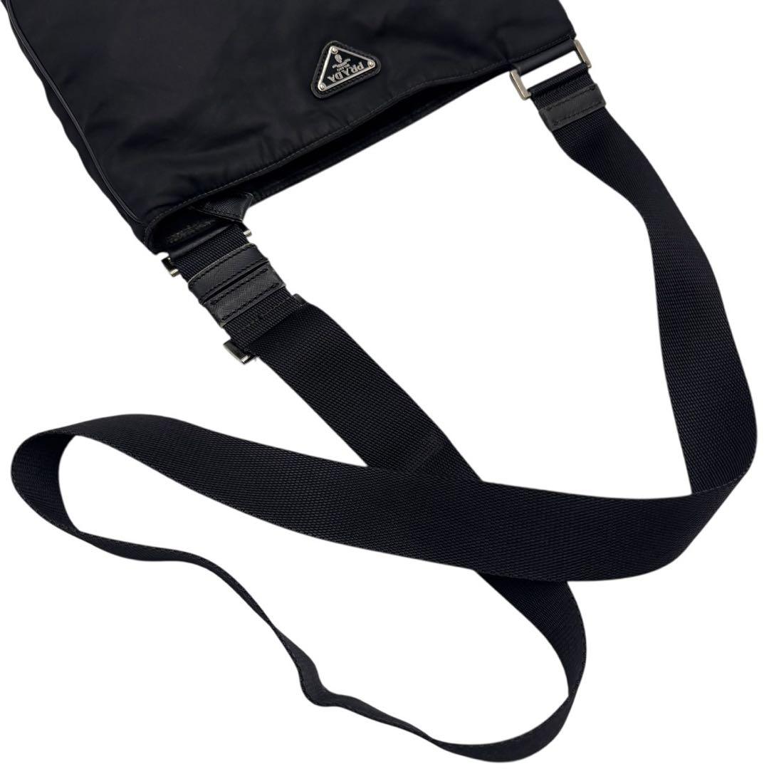 【極美品】PRADA プラダ ナイロン ショルダーバッグ ブラック ロゴプレート