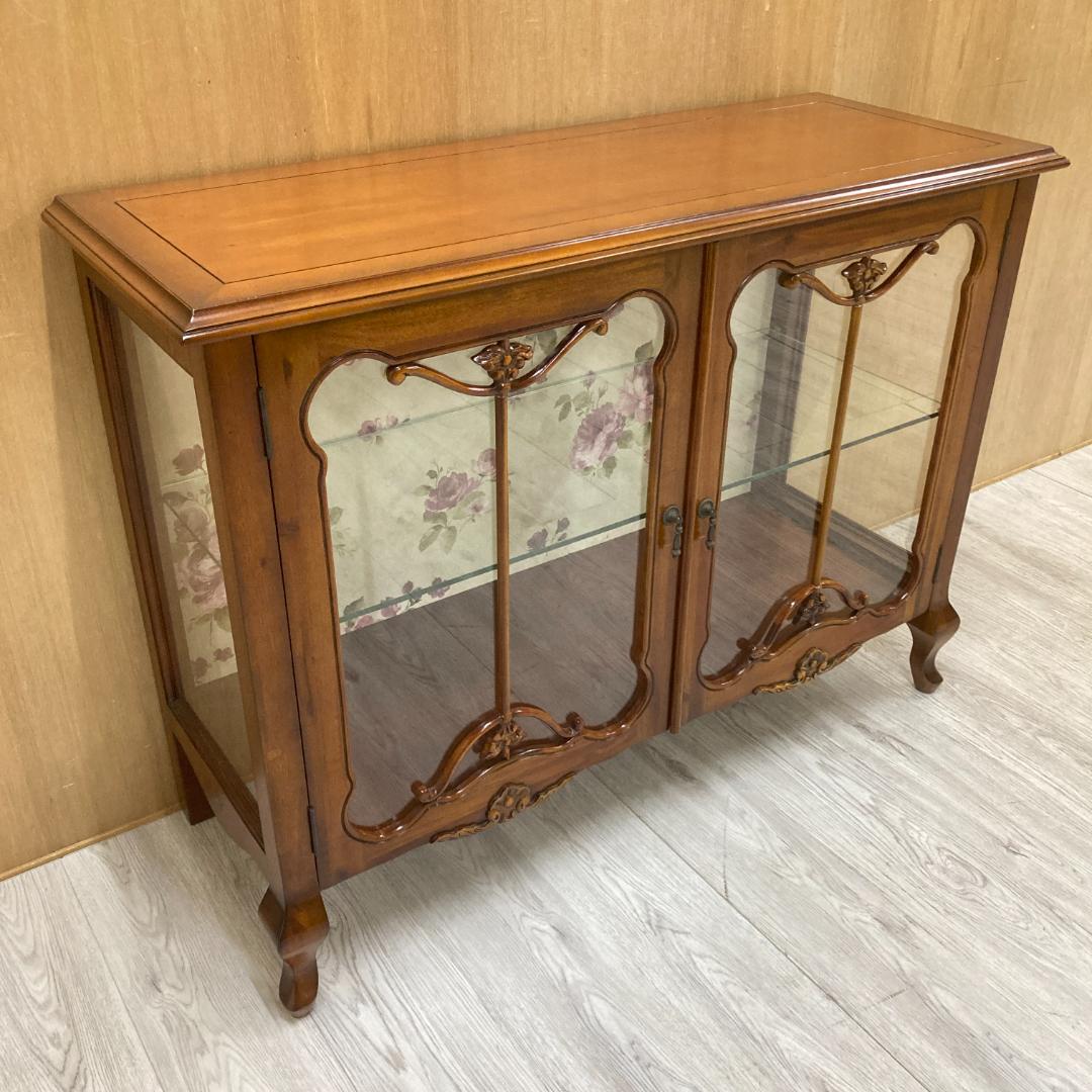 アンティーク調　キャビネット　飾り棚　サイドボード　クラシカル　マホガニー