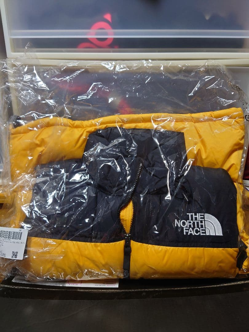 ノースフェイス ヌプシ ダウンベスト　サミットゴールド