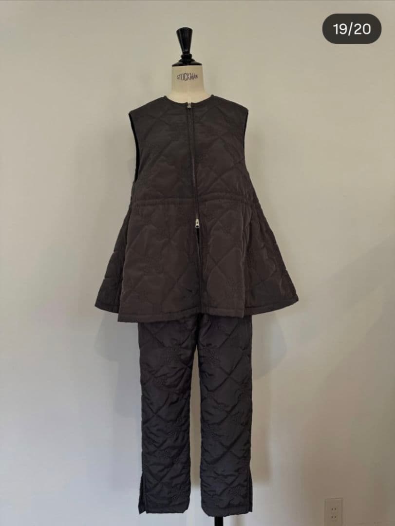 フラワーキルティングパンツ　Mサイズ