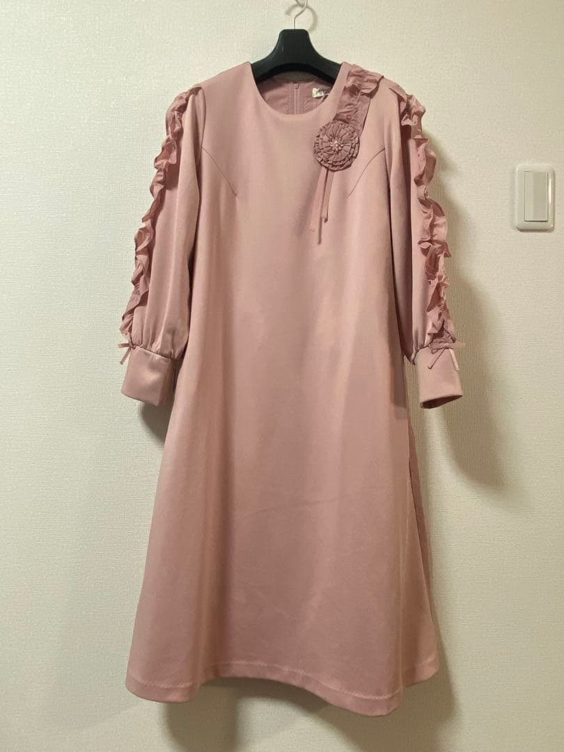 【新品札付き】★Super Beauty★ワンピース　42 L相当