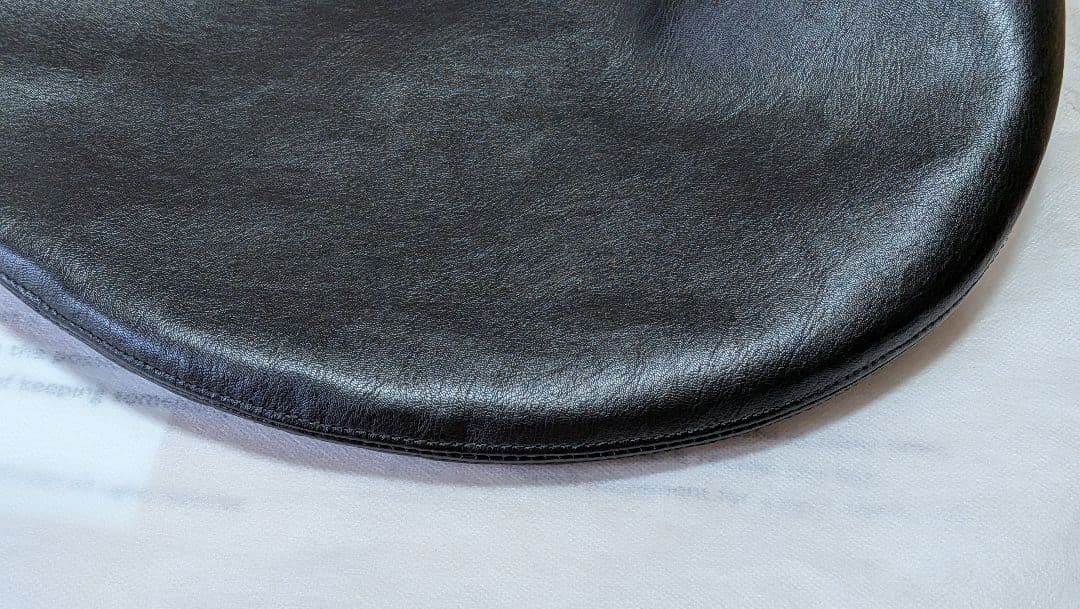 バッグ OHOTORO Waning Moon leather Bag