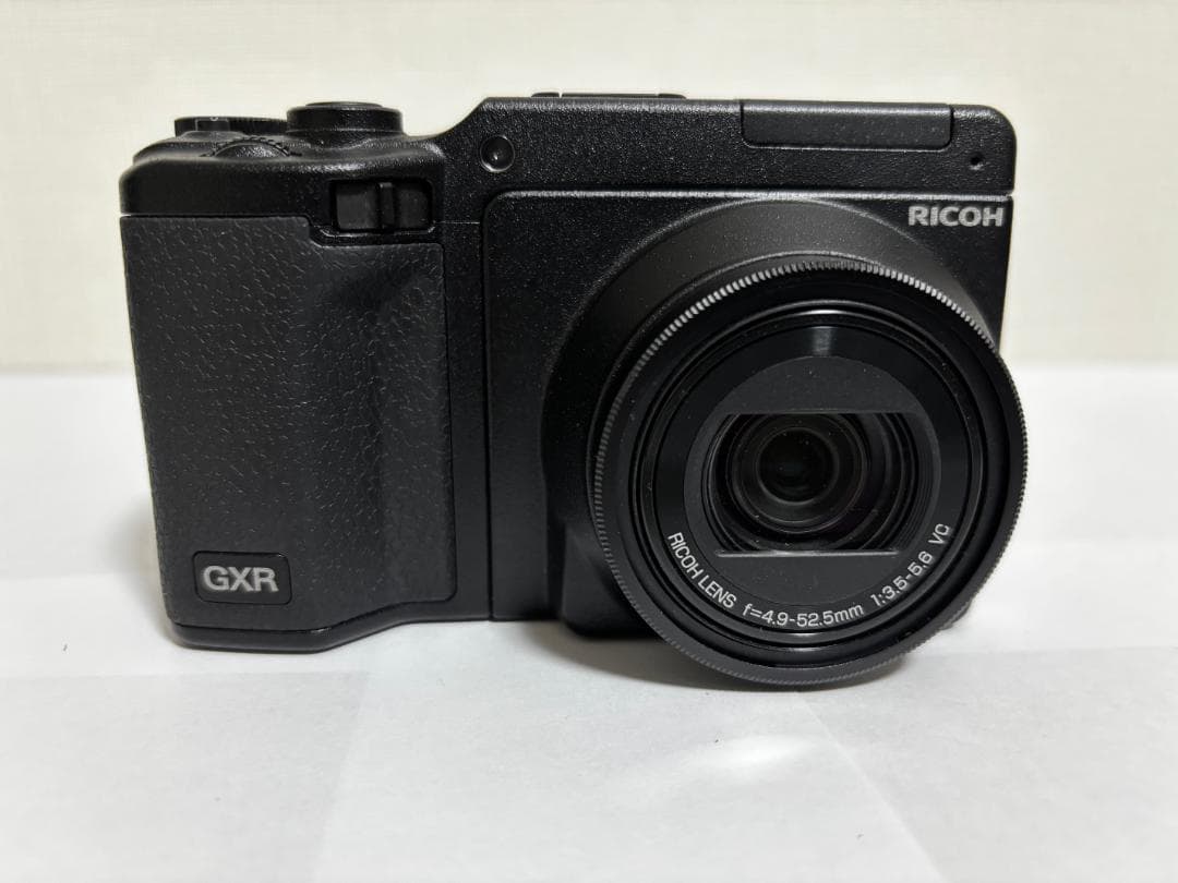 【美品・元箱付き】RICOH GXR +P10+自動開閉式レンズキャップ