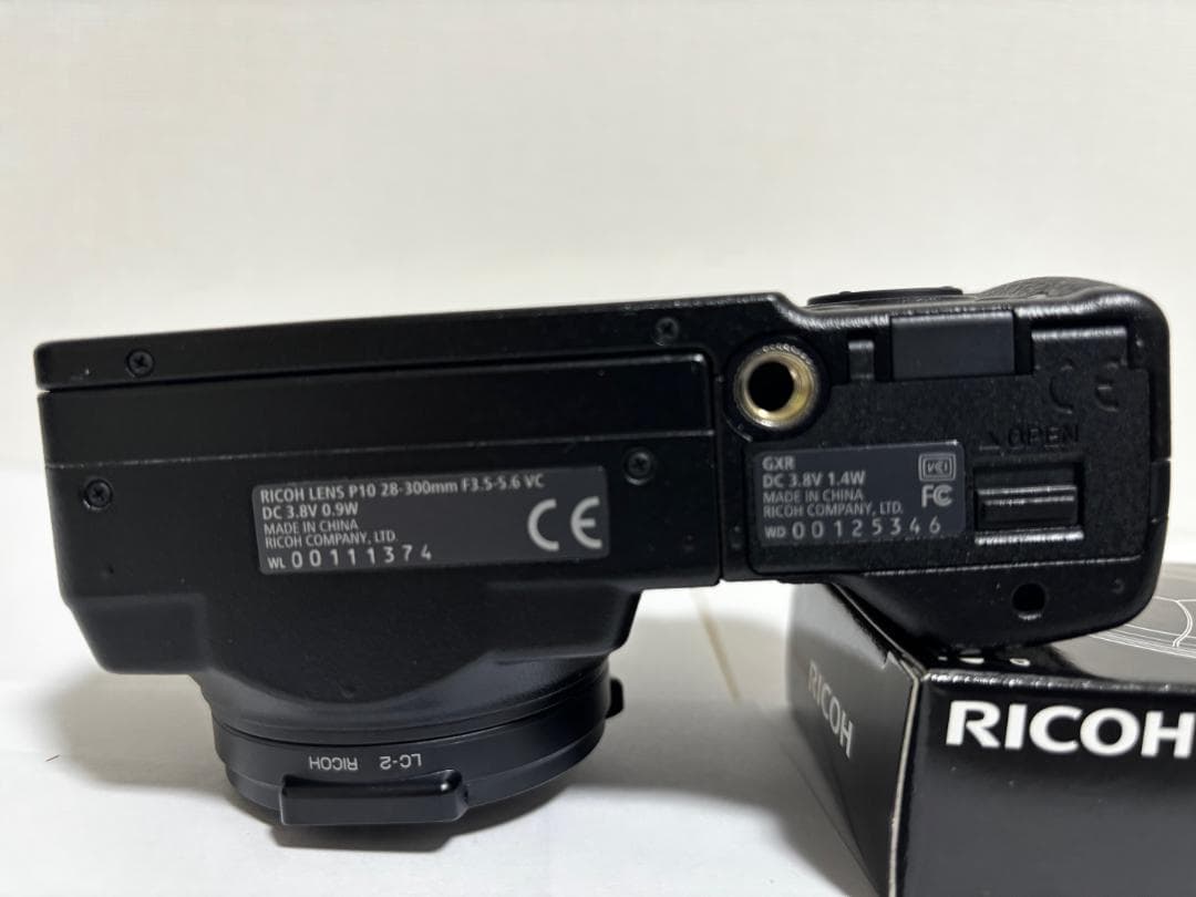 【美品・元箱付き】RICOH GXR +P10+自動開閉式レンズキャップ