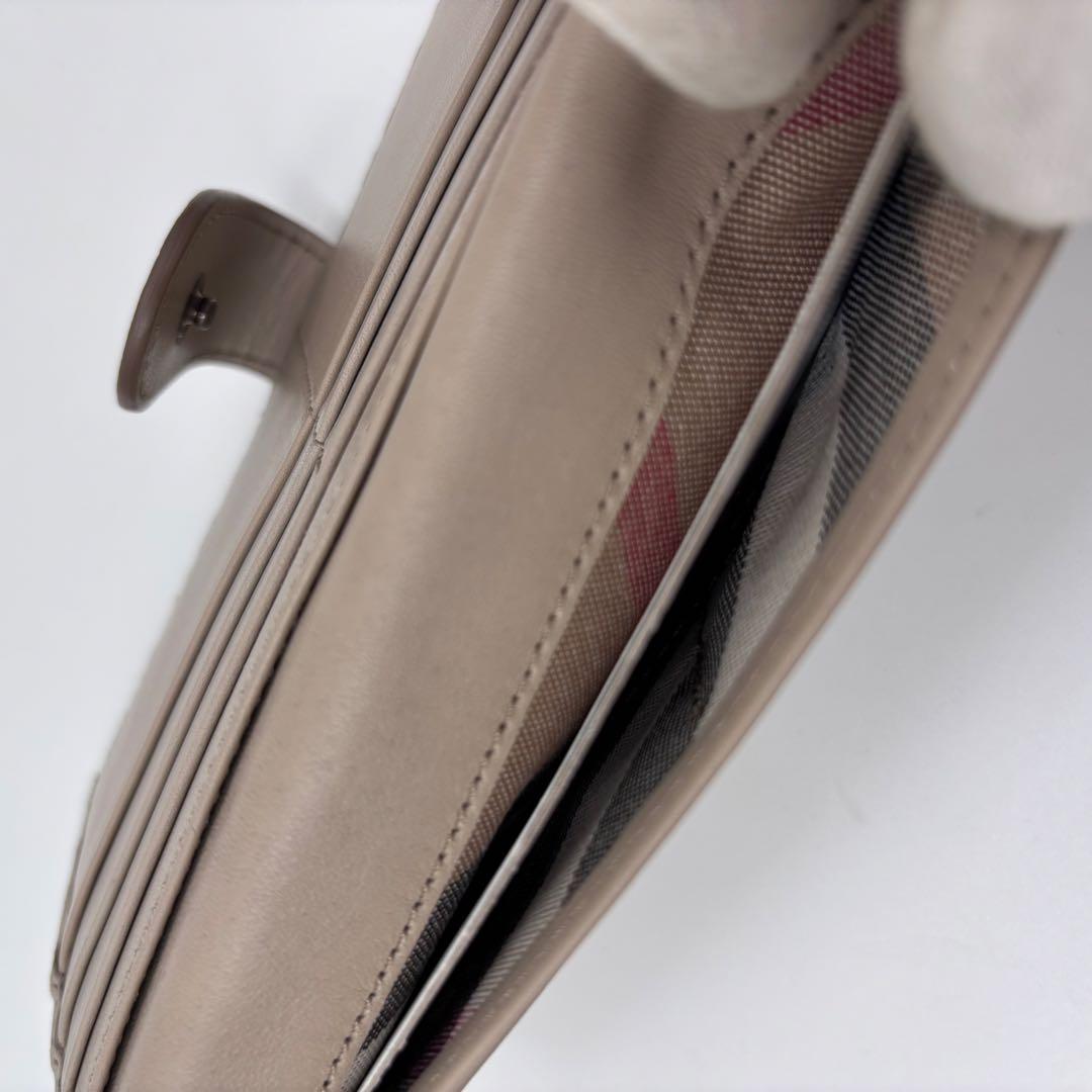 美品 バーバリー レザー長財布 グレージュ ノバチェック 二つ折り 箱付