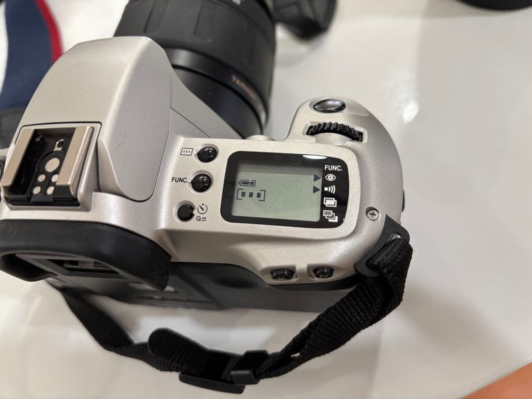 Canon EOS Kiss Tamronレンズ付き