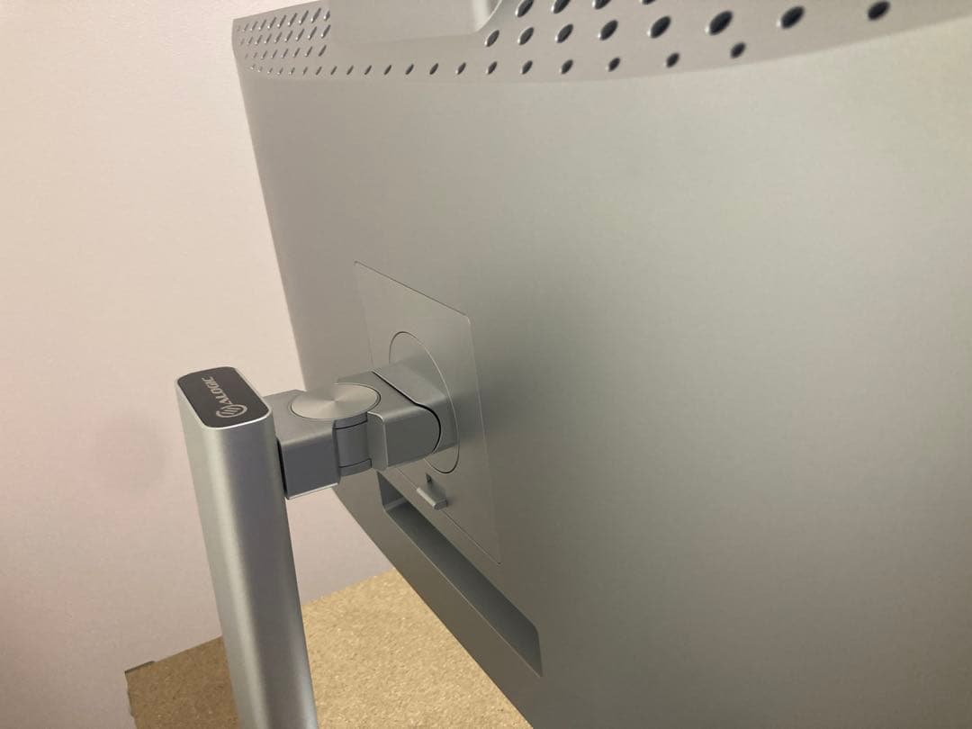 値下げしました！【美品】27インチ Webカメラ内蔵 タッチ 4K モニター