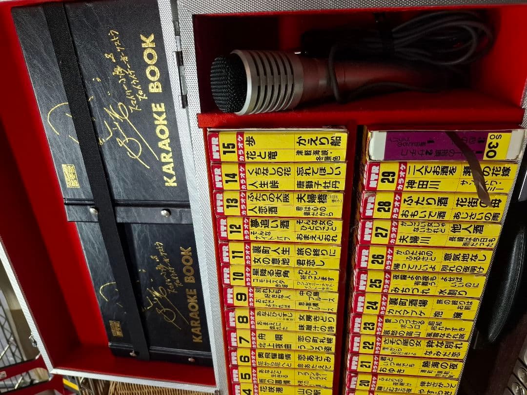 National RQ-83 8トラックテーププレーヤー　29本カセット付き