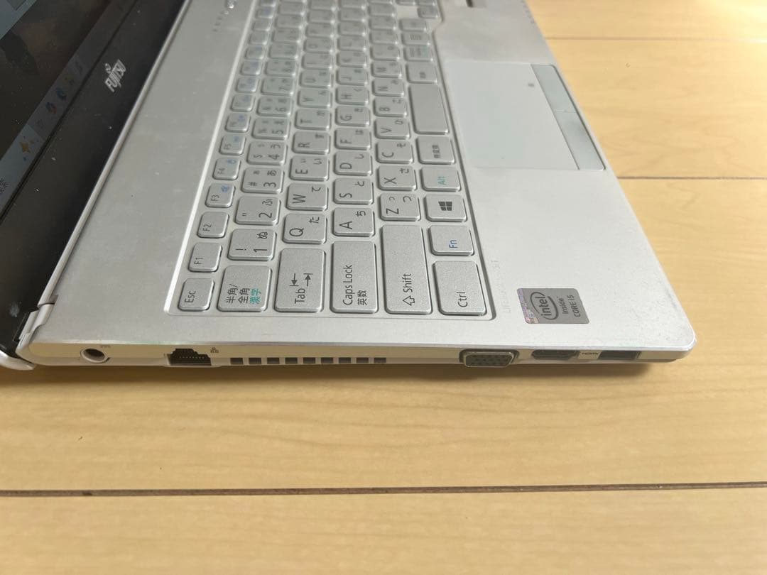 富士通 FMV SH75/W Core i5 高速SSD Windows11