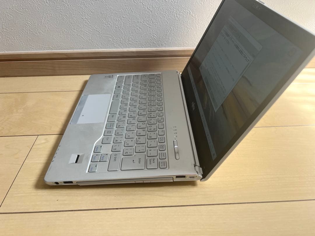 富士通 FMV SH75/W Core i5 高速SSD Windows11