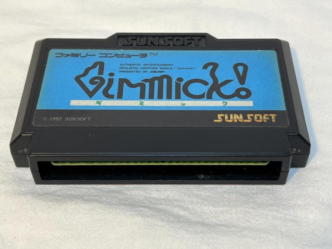美品【プレミア】ファミコンソフト ギミック(箱＋取説有)